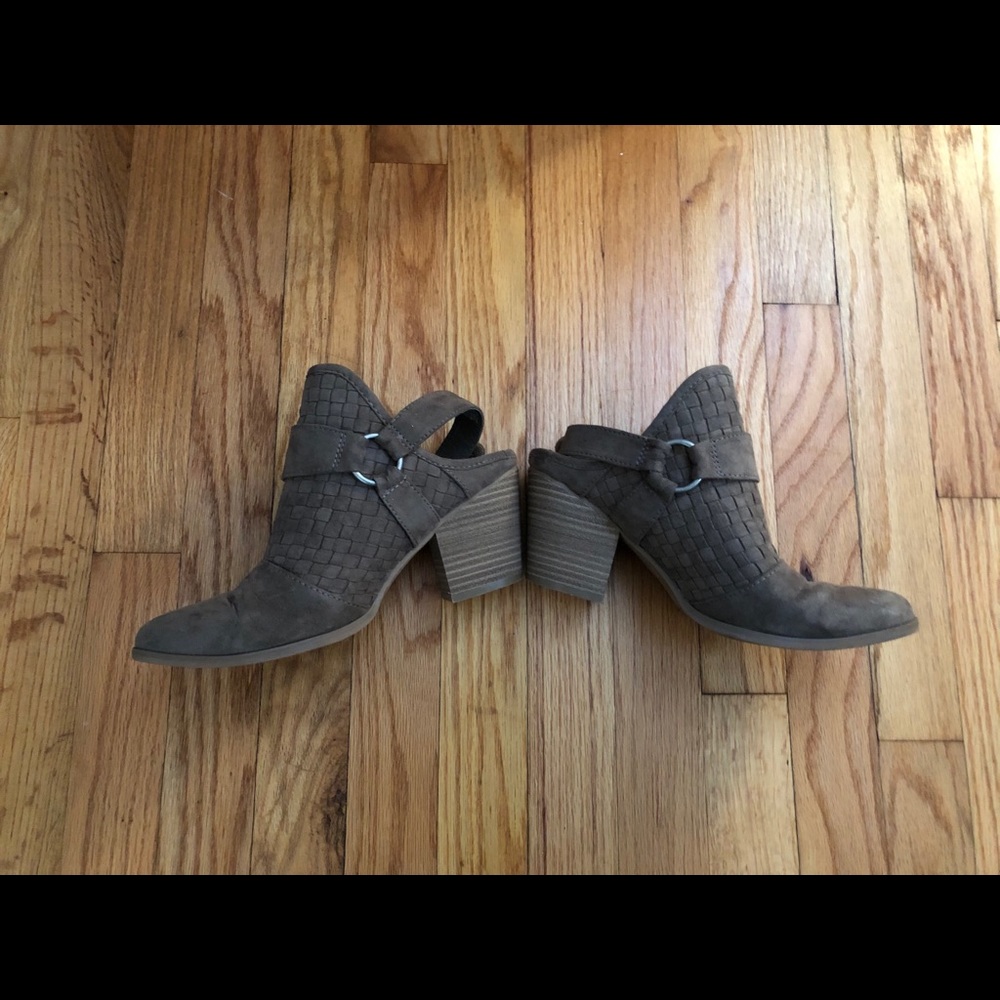 Universal Thread Grey Suede Mules